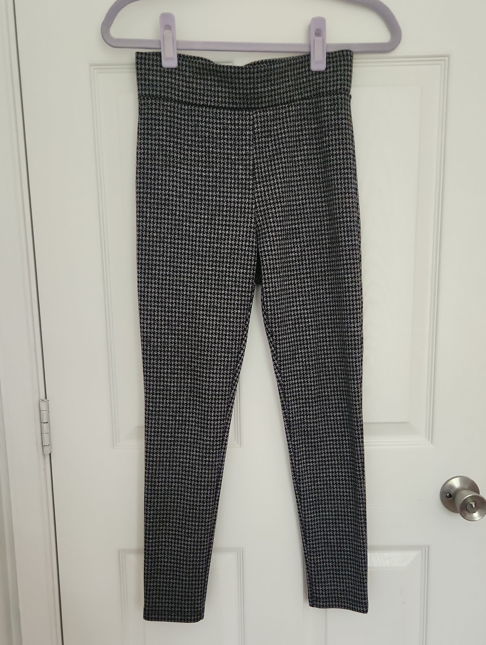 LOFT Black & White Houndstooth Ponte Skinny Pants